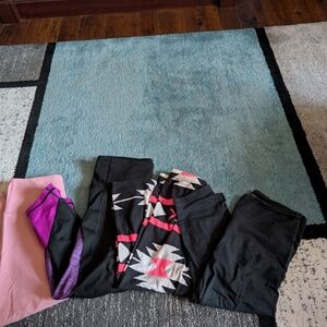 Old Navy Women's Capris - Black, Pink, Purple